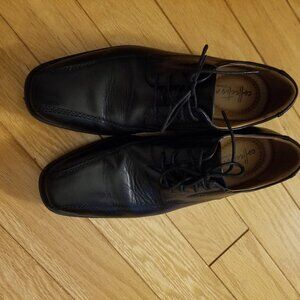 Clark's Shoes, size 7.5 men's, black